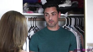 This Is Awkward - S4:E1