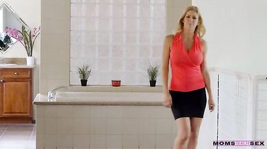 Stepmom Squirts On Horny Teen - S5:E5