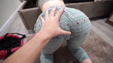 Creampie Gift of Fate - Stepmom Stuck under the Bed!