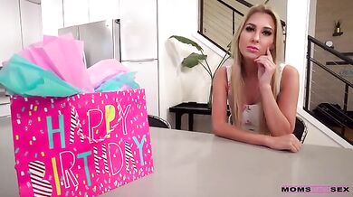 Stepmom Helps Me Get Over My Ex - S15:E5