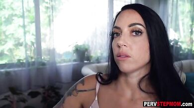 Tattooed stepmom helps a dirty stepson