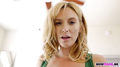 MILF stepmom makes out with her stepson for revenge