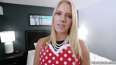 Stepson pleases his hot stepmom