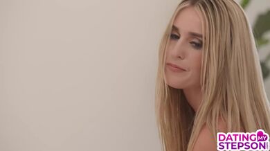 A Super Hot Massage Date with Busty Blonde Milf Sarah Taylor Complete with Ha...