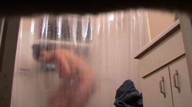 Naked stepmom, wonderful round ass (voyeur)