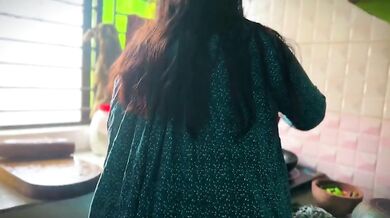MILF Hot Big Ass Stepmom Cooking In Kitchen & i see her